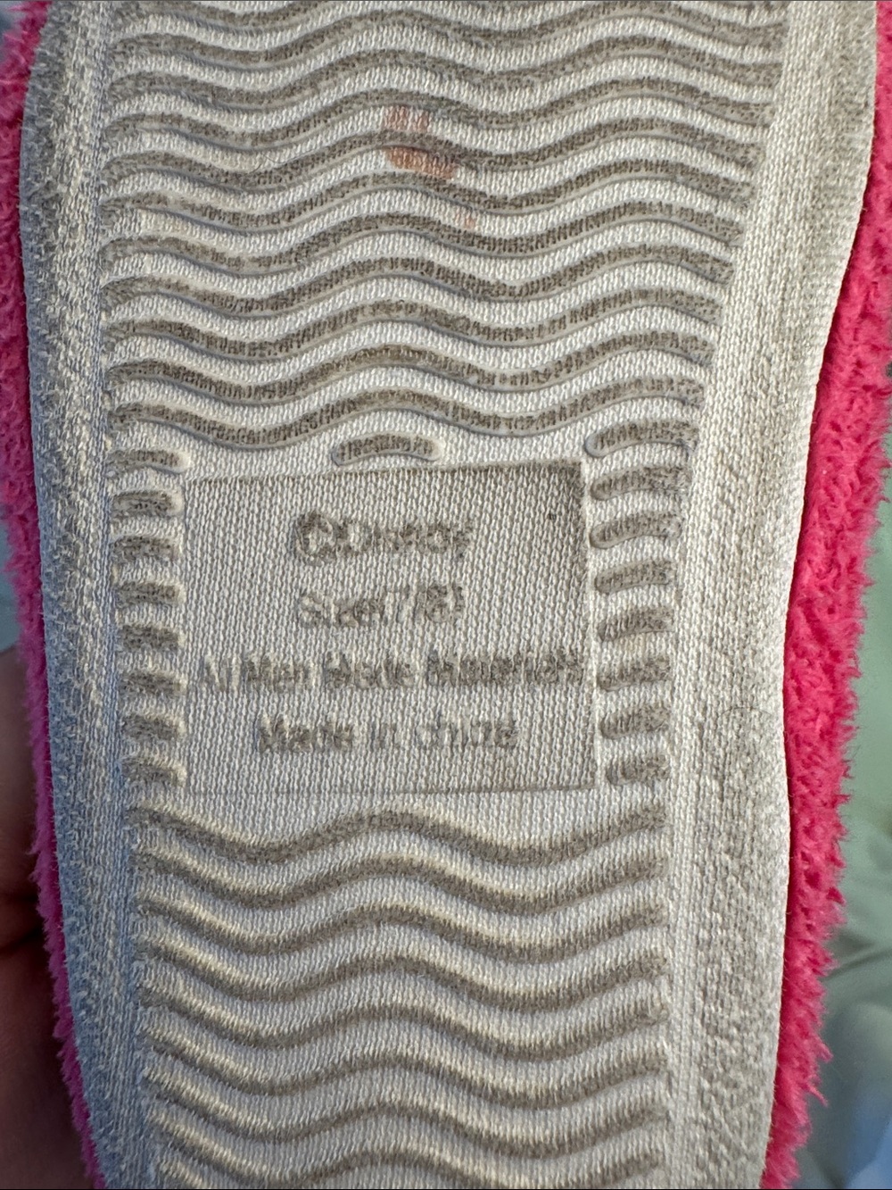 Minnie Mouse Slippers! - Picture 2 of 9
